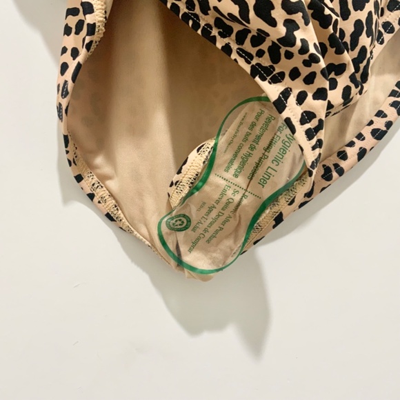 MICHAEL KORS SURPLICE ONE PIECE SWIMSUIT SPOTTED CHEETAH Leopard Swimwear sz 8 M - Picture 6 of 10